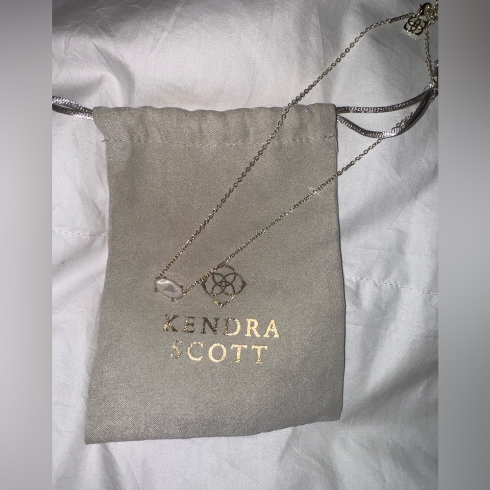 NWT Kendra Scott Ever Gold Pendant Necklace - White Opal
